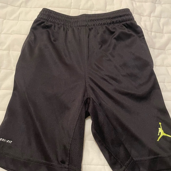 Jordan Dri-Fit Shorts Size 5-6 - Picture 5 of 5